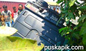 Kecelakaan Beruntun, Suzuki Khatana Tabrak Pagar Kodim Pemalang