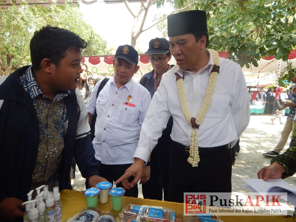 DIPAMERKAN - Produk olahan susu kambing etawa sedang dipamerkan oleh Mahasiswa Undip di Expo