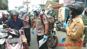 Bupati, Kapolres dan Dandim Batang, Woro-woro Cegah Corona di Alun-alunÂ