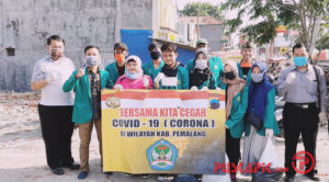 Di Pemalang, Polisi dan Mahasiswa Blusukan ke Pasar Bagi Masker