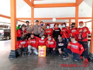 Lihat, Kali IniÂ  Baguna PDIP Pemalang Semprot Disinfektan