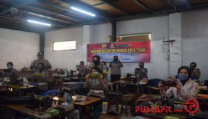 Mantap, Polwan Polres Tegal Kota Bantu Menjahit 1.000 Masker