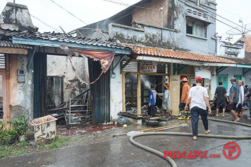 Tiga Ruko Pondok Pesantren Salafiyah Pemalang Ludes Terbakar
