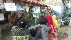 Sulap Pos Ronda Jadi Kios Sayuran Gratis
