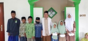 Pedagang Lontong Sayur Santuni 30 Anak Yatim di Pemalang