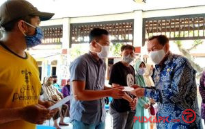 Wujud Belasungkawa, Pemkot Pekalongan Serahkan Santunan Kematian