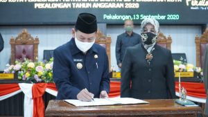 Tok! DPRD Kota Pekalonhan Setujui Raperda Perubahan APBD 2020