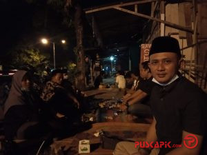 Nongkrong di Angkringan, Cabup Pemalang Iskandar: Bukan Pencitraan