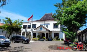 Pendopo Ditutup, Suami dan 2 Anak Bupati Brebes Positif Corona
