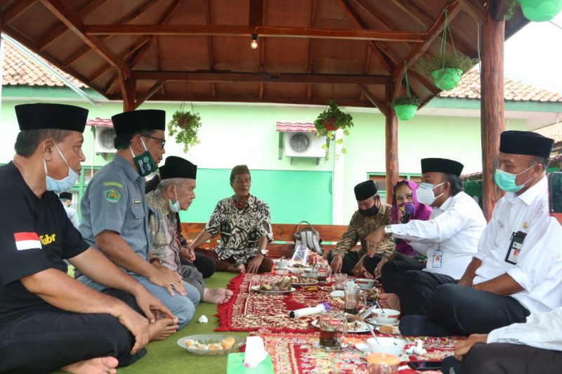 Kemenag Kota Tegal Luncurkan Program â€˜Ngombe Teh Tubrukâ€™