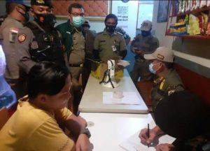 Nekat Buka di Masa PPKM, Karaoke Lesehan di Brebes Disegel