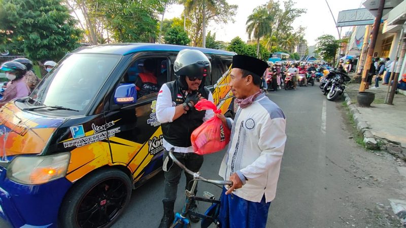 HDCI Tegal Raya Turun ke Jalan Bagikan 1.000 Paket Sembako