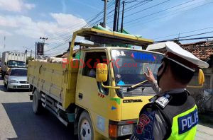 Pintu Masuk Jateng di Brebes Besok Ditutup, Pantura Dipadati Truk