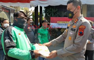 Perpanjangan PPKM, 123 Driver Ojol di Brebes Terima Beras