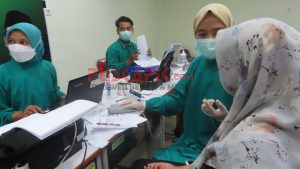 Ratusan Santri dan Pengurus Ponpes di Kota Pekalongan Disuntik Vaksin
