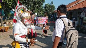 Wow! Ada ‘Hanoman dan Punakawan’ di Gerbang SMPN 9 Kota Tegal