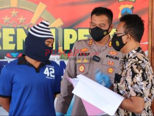Kabur Usai Jambret, Jatuh Tersungkur Tabrak Mobil