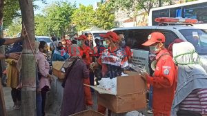 PMI Brebes Bagikan Ribuan Masker