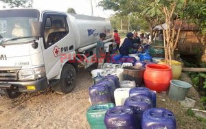 Sejumlah Desa di Tegal Mulai Kekeringan, PMI Salurkan Bantuan Air Bersih