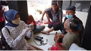 Di Kota Tegal, Vaksinasi Lansia Dilakukan Door to Door