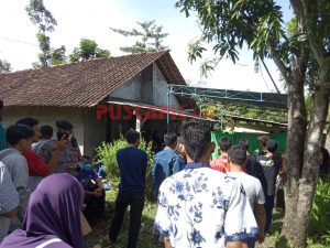 Suasana Rumah Duka Sarifudin Korban Bentrokan Suporter, Ibunda Pingsan Saat Penyucian Jenazah