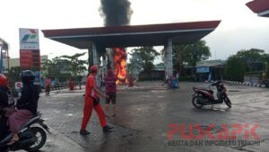 Korsleting Listrik, Mobil Pikap Terbakar di SPBU Karangmoncol Pemalang