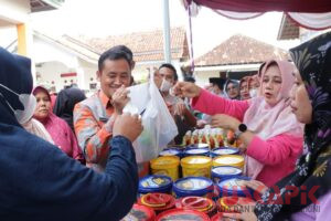 Emak-emak di Pemalang Antusias Sambut Pasar Murah