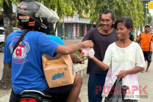 Berburu Berkah Ramadan, Komunitas CB Pemalang Bagi-baji Takjil di Jalanan