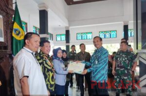 Peringatan May Day, 10 Perusahaan di Kabupaten Pemalang Dapat Penghargaan