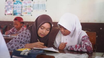 Sambut Hari Guru, Siswa SMABAH Jadi Guru Sehari