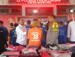 Wanita Muda Tega Jual Tiga Temannya Di Media Sosial