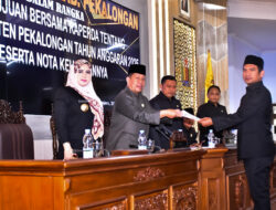 Bupati Fadia dan DPRD Kabupaten Pekalongan Sahkan Raperda APBD 2025