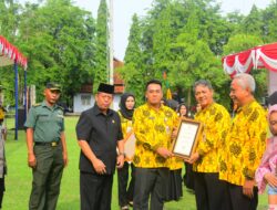 HKN Ke-60, Pemkab Pekalongan Serahkan Penghargaan Balita Sehat dan Desa Terbaik