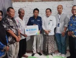 BPJS Ketenagakerjaan Cabang Pekalongan Serahkan Santunan Kematian kepada Keluarga Satlinmas yang Meninggal Dunia pada Pilkada 2024