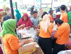 Paket Sembako Gerakan Pangan Murah , Diserbu Warga