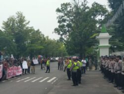 Kades Balaradin Dituntut Mundur