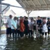 Gubernur Ahmad Luthfi Bantu Warga Terdampak Rob Ulujami Pemalang