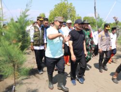 Abrasi Hancurkan Pantai Kramatsari, Gubernur Ahmad Luthfi Turun Tangan Perbaiki Tanggul 1 KM