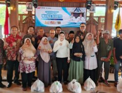 Program “Wareg Sedoyo”, Bupati Paramitha Salurkan Bantuan Sembako