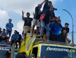 Sopir Truk Demo Tolak Aturan ODOL, Blokir Jalan Depan DPRD Pemalang