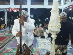 Peringati Malam Satu Suro, Bupati Batang Terkesima Budaya Penjemasan Pusaka Tombak Abirawa