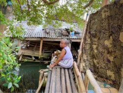 Dua Dekade Hidup di Tengah Banjir Rob, Warga Gantungkan Harapan pada Tanggul Laut