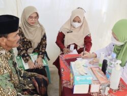 Pemprov Jateng Bantu Korban Banjir Rob Demak dengan Pelayanan Gratis dan Sembako