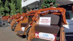 Tukang Becak Pemalang Sumringah, Dapat Becak Listrik dari Presiden Prabowo