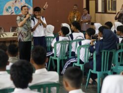 Ahmad Luthfi Meninjau, 12 Siswa Jalur Sekolah Kemitraan Diterima di SMA PGRI 1 Temanggung