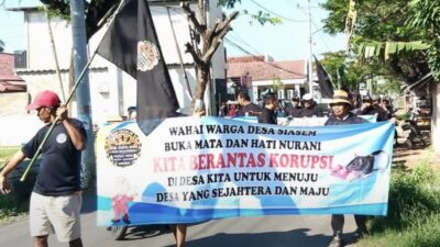 Warga Gruduk Balai Desa Siasem, Usai Kades Dilaporkan ke Kejaksaan