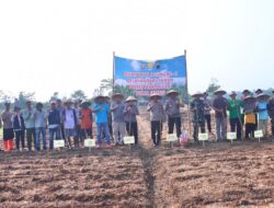 Polres Pekalongan Tanam Jagung di Lahan Baku, Dukung Ketahanan Pangan Nasional