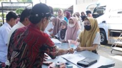 2.020 Buruh Pabrik Rokok dan Petani Tembakau Terima BLT DBHCHT