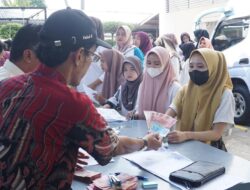 2.020 Buruh Pabrik Rokok dan Petani Tembakau Terima BLT DBHCHT