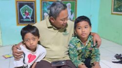 Ingin Bertemu Ibu, Kisah Dua Bocah dan Hati Besar Mbah Tarjo